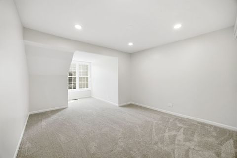Tiny photo for 76 Whittington Course, St. Charles, IL 60174 (MLS # 12627454)