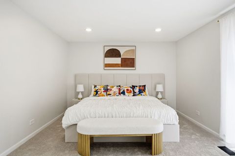 Tiny photo for 76 Whittington Course, St. Charles, IL 60174 (MLS # 12627454)