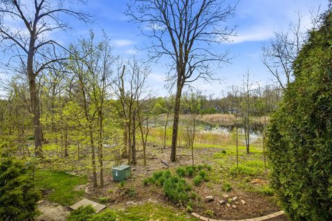 Tiny photo for 76 Whittington Course, St. Charles, IL 60174 (MLS # 12627454)