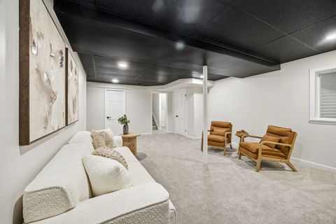 Tiny photo for 76 Whittington Course, St. Charles, IL 60174 (MLS # 12627454)