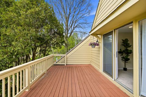 Tiny photo for 76 Whittington Course, St. Charles, IL 60174 (MLS # 12627454)