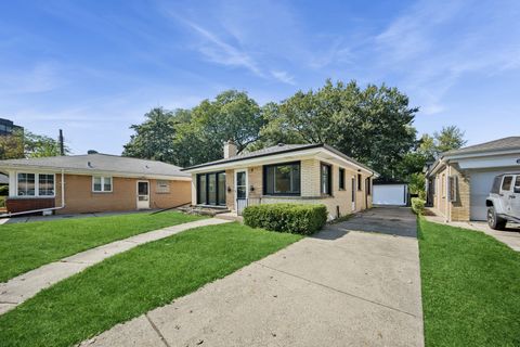 Tiny photo for 6226 N La Crosse Avenue, Chicago, IL 60646 (MLS # 12475902)