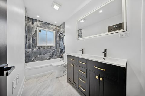 Tiny photo for 6226 N La Crosse Avenue, Chicago, IL 60646 (MLS # 12475902)