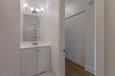 Tiny photo for 854 W CORNELIA Avenue #302, Chicago, IL 60657 (MLS # 12479251)