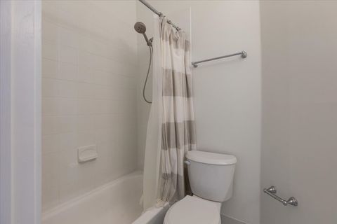 Tiny photo for 854 W CORNELIA Avenue #302, Chicago, IL 60657 (MLS # 12479251)