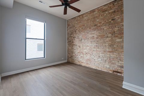 Tiny photo for 854 W CORNELIA Avenue #302, Chicago, IL 60657 (MLS # 12479251)