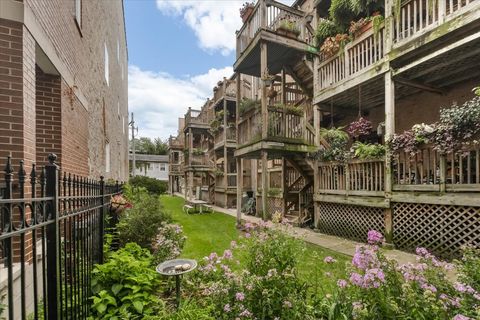 Tiny photo for 854 W CORNELIA Avenue #302, Chicago, IL 60657 (MLS # 12479251)