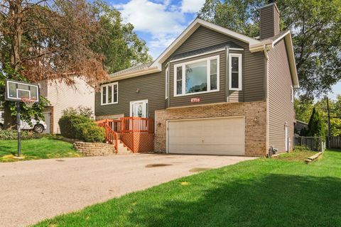Photo of 6316 Hilly Way, Cary, IL 60013 (MLS # 12477251)