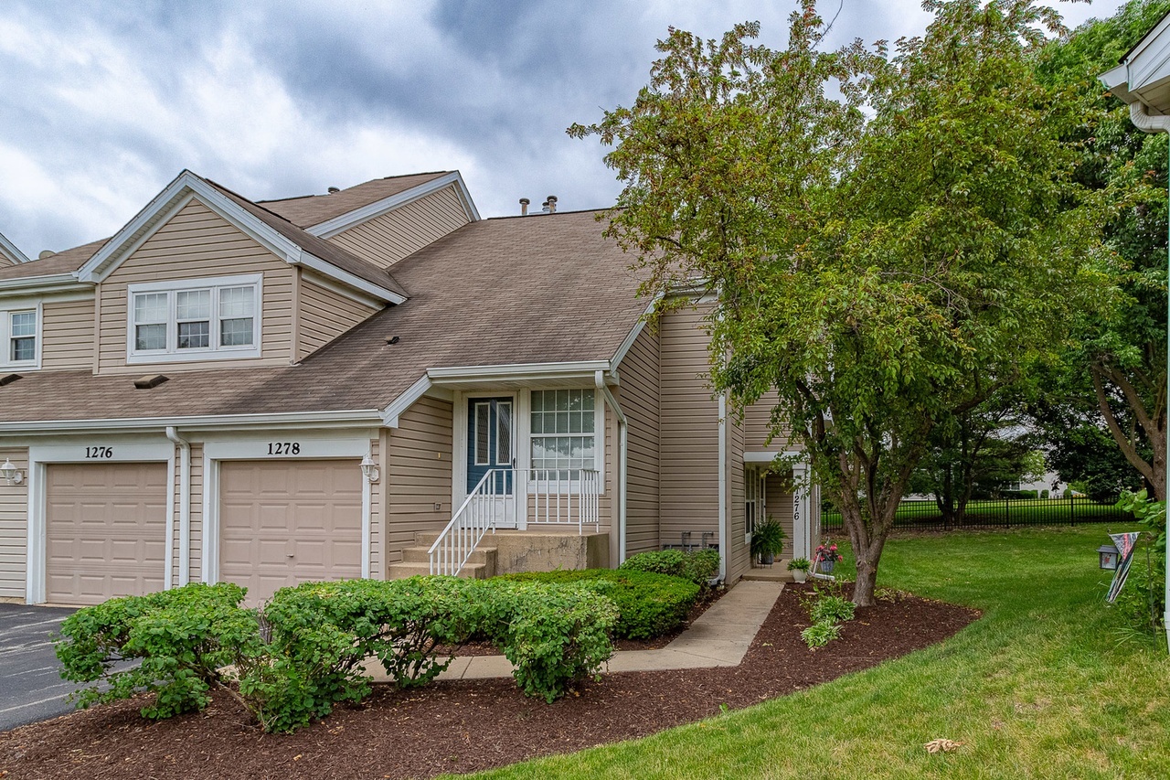 Carol Stream, Illinois 60188, United States, 2 Bedrooms Bedrooms, ,2 BathroomsBathrooms,Residential,Active,222041