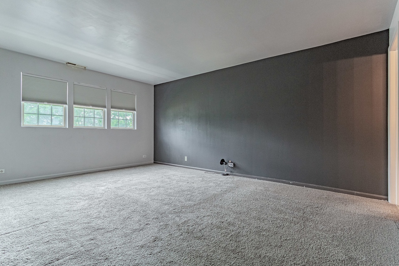 Carol Stream, Illinois 60188, United States, 2 Bedrooms Bedrooms, ,2 BathroomsBathrooms,Residential,Active,222041