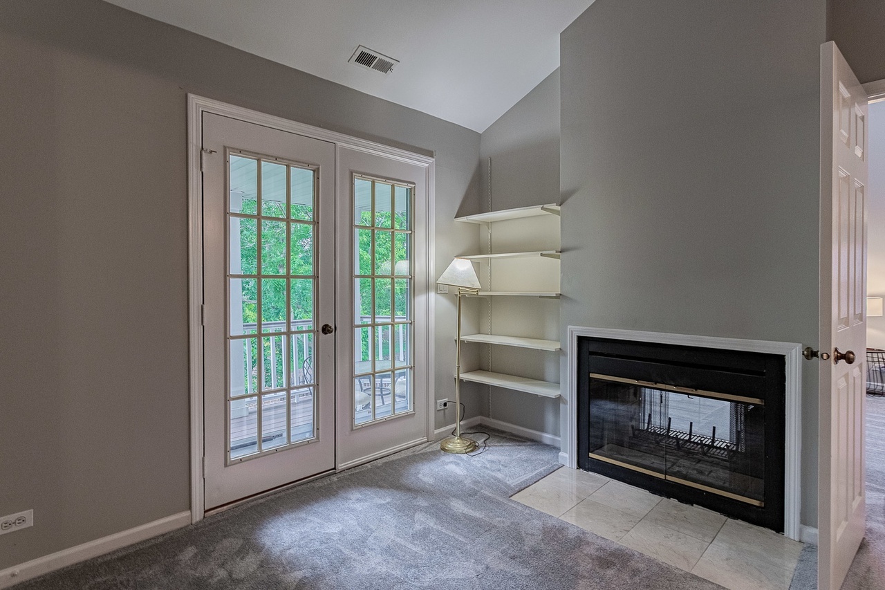 Carol Stream, Illinois 60188, United States, 2 Bedrooms Bedrooms, ,2 BathroomsBathrooms,Residential,Active,222041