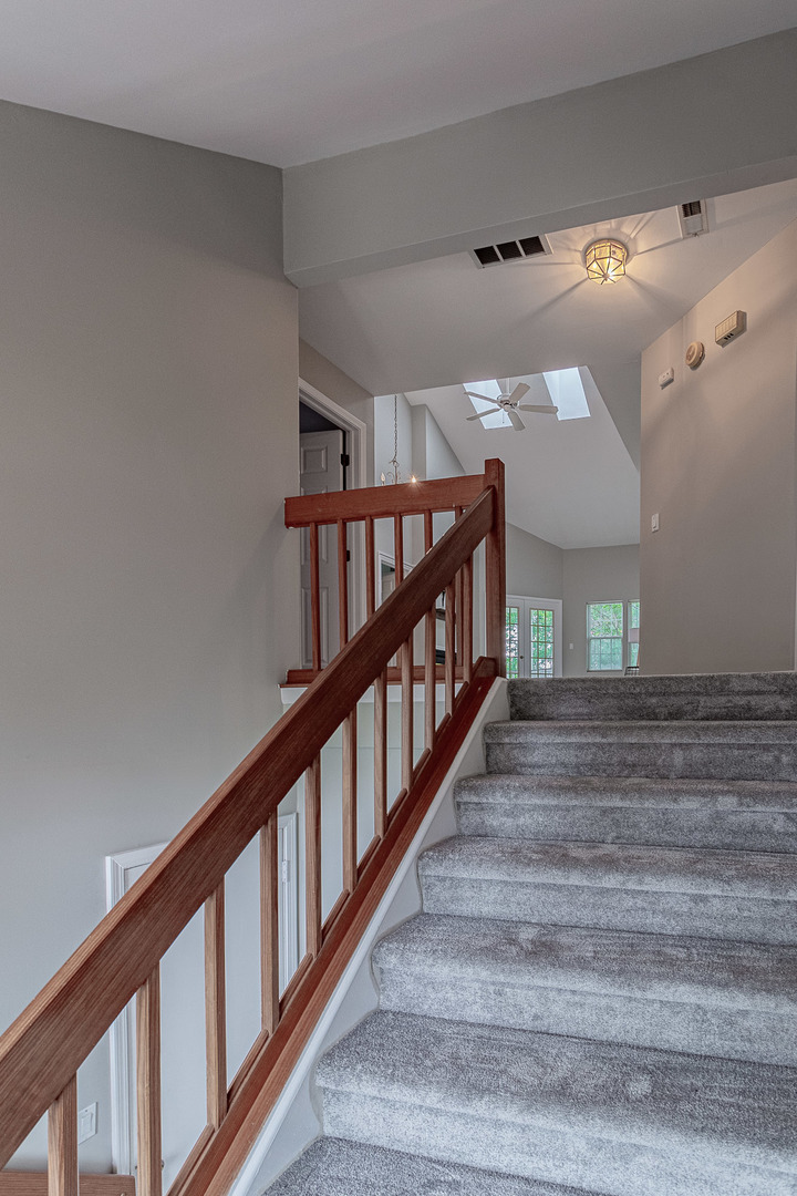 Carol Stream, Illinois 60188, United States, 2 Bedrooms Bedrooms, ,2 BathroomsBathrooms,Residential,Active,222041