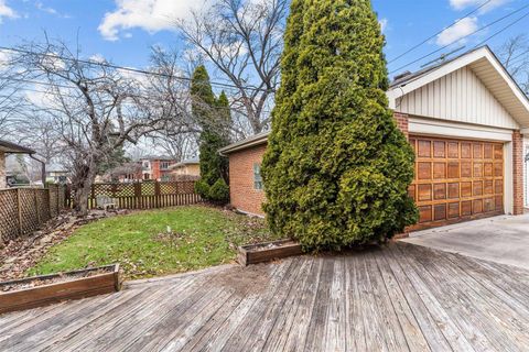 Tiny photo for 7030 N Crawford Avenue N, Lincolnwood, IL 60712 (MLS # 12601383)