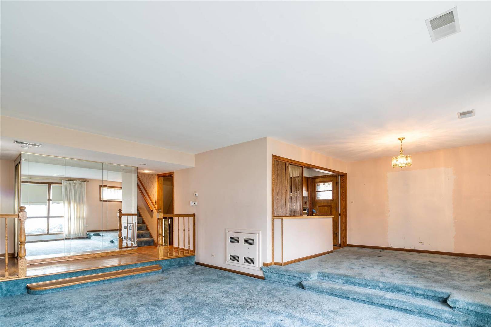 7030 N Crawford Avenue N