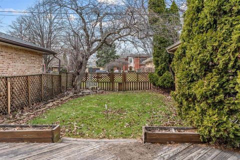 Tiny photo for 7030 N Crawford Avenue N, Lincolnwood, IL 60712 (MLS # 12601383)