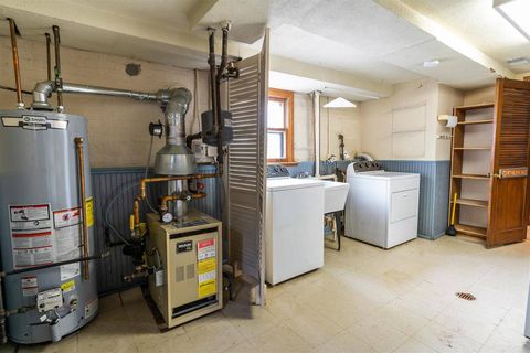 Tiny photo for 7030 N Crawford Avenue N, Lincolnwood, IL 60712 (MLS # 12601383)