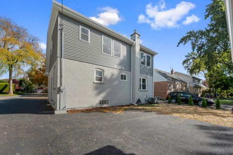 Tiny photo for 406 N Elm Street, Mount Prospect, IL 60056 (MLS # 12574240)