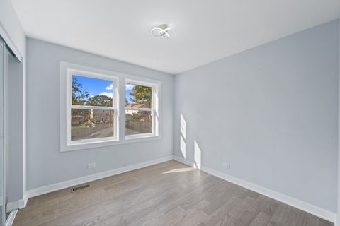 Tiny photo for 406 N Elm Street, Mount Prospect, IL 60056 (MLS # 12574240)