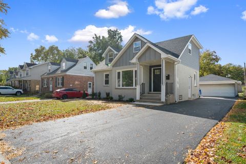 Tiny photo for 406 N Elm Street, Mount Prospect, IL 60056 (MLS # 12574240)