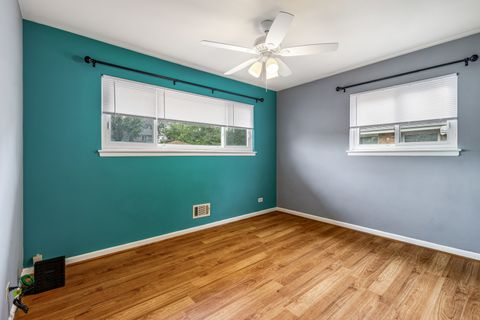 Tiny photo for 7226 W GREENLEAF Street, Niles, IL 60714 (MLS # 12444961)