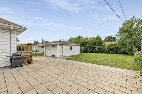 Tiny photo for 7226 W GREENLEAF Street, Niles, IL 60714 (MLS # 12444961)