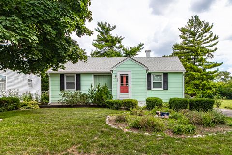 Photo of 539 LUCILLE Avenue, Elgin, IL 60120 (MLS # 12458126)