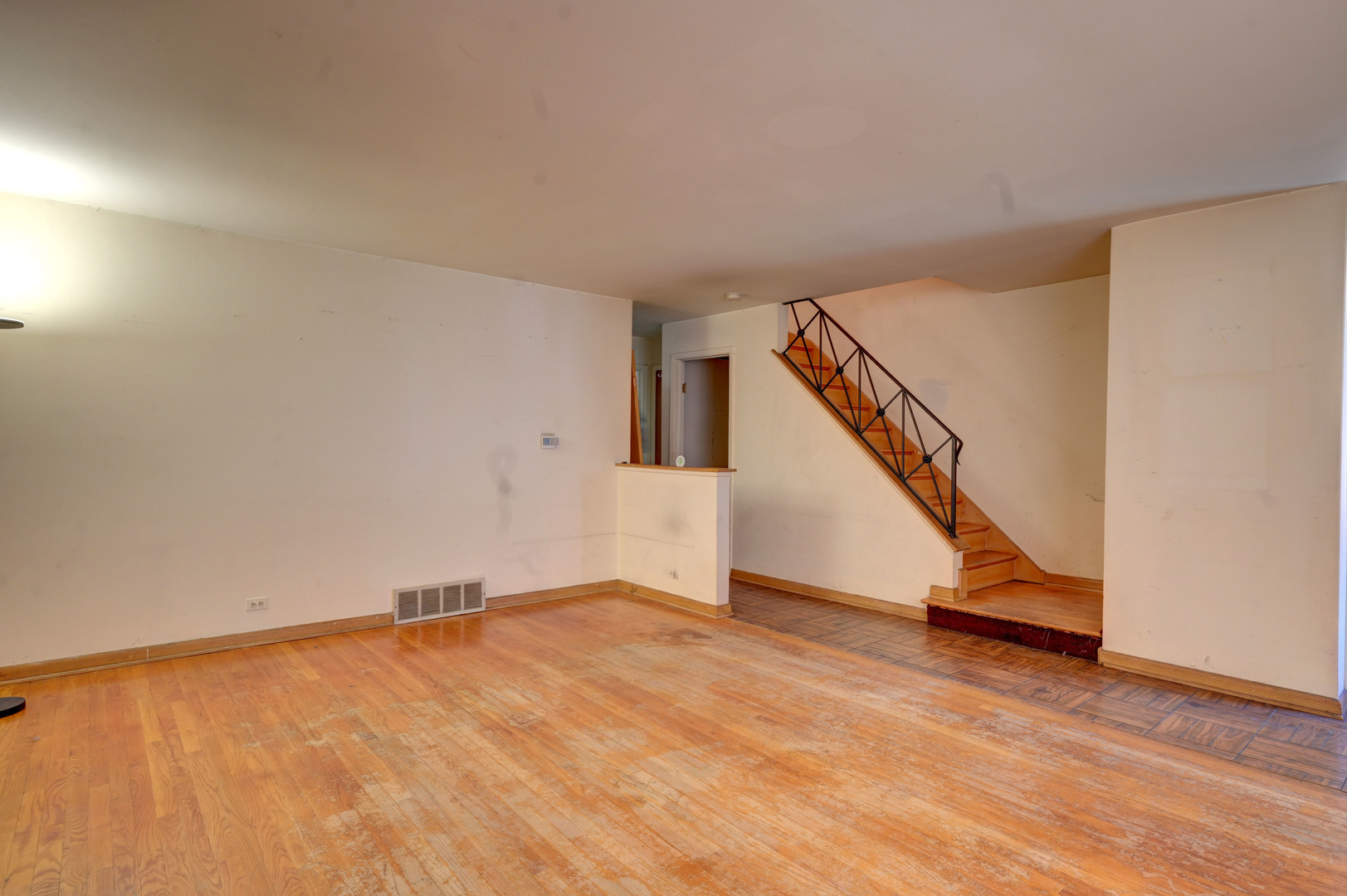 9143 S Cottage Grove Avenue Unit-B