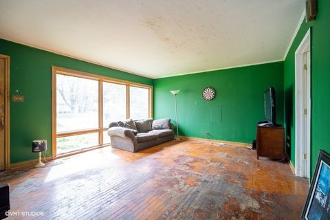 Tiny photo for 1043 Whitfield Road, Northbrook, IL 60062 (MLS # 12375950)