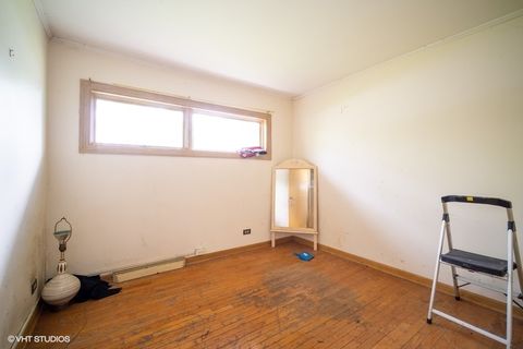 Tiny photo for 1043 Whitfield Road, Northbrook, IL 60062 (MLS # 12375950)