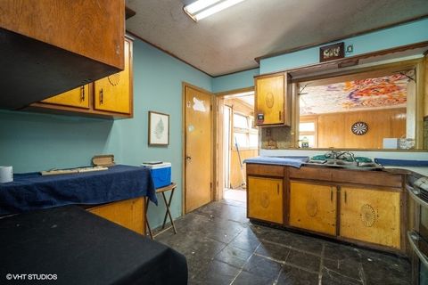 Tiny photo for 1043 Whitfield Road, Northbrook, IL 60062 (MLS # 12375950)