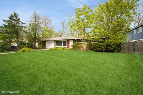 Photo of 1043 Whitfield Road, Northbrook, IL 60062 (MLS # 12375950)