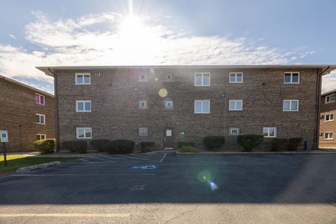 Tiny photo for 9000 W 140th Street #3B, Orland Park, IL 60462 (MLS # 12505846)