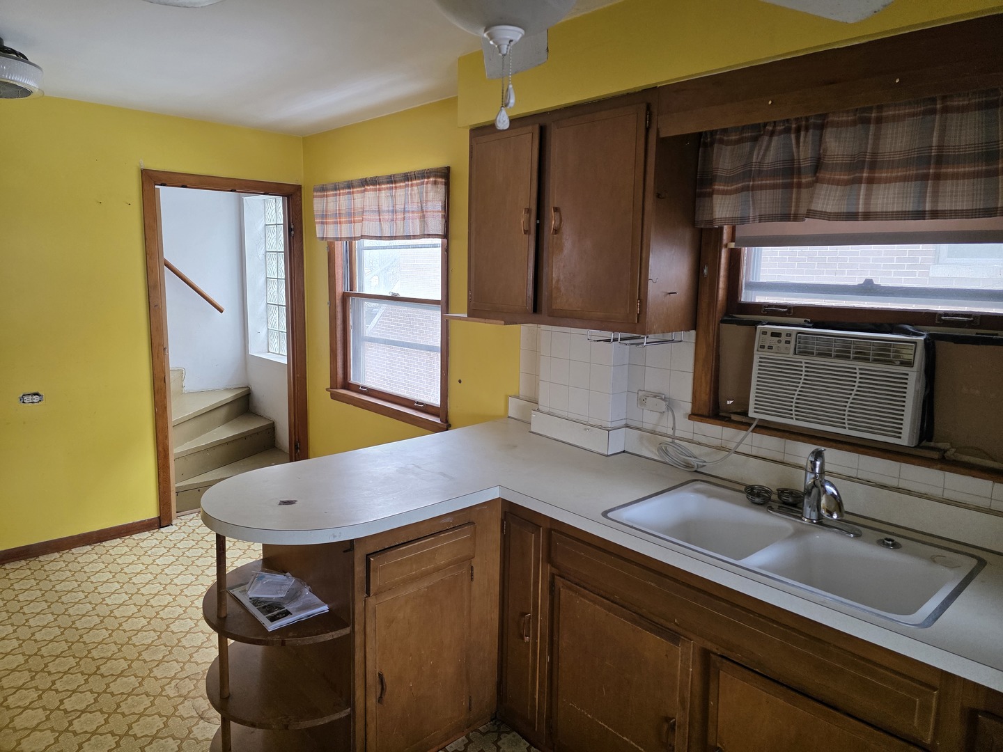 7747 W Balmoral Avenue