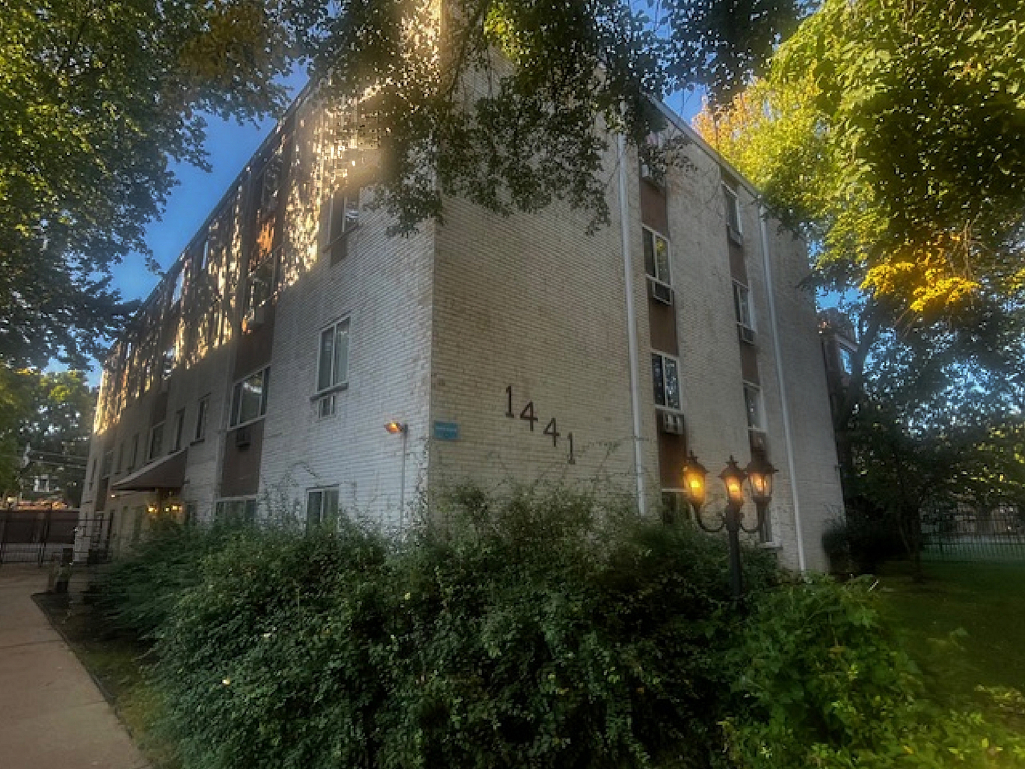 1441 W Farwell Avenue 4E