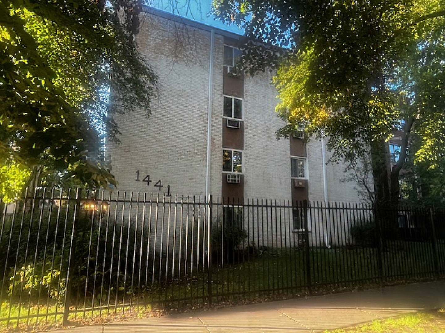 1441 W Farwell Avenue 4E