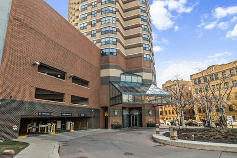 3660 N Lake Shore Drive 2712 Chicago IL 60613