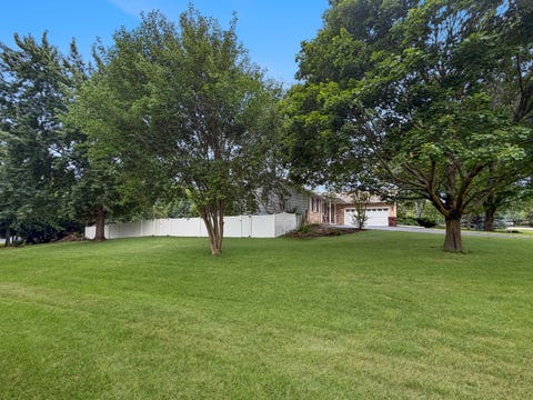 Photo of 3103 W Greenfield Drive, Freeport, IL 61032 (MLS # 12710748)