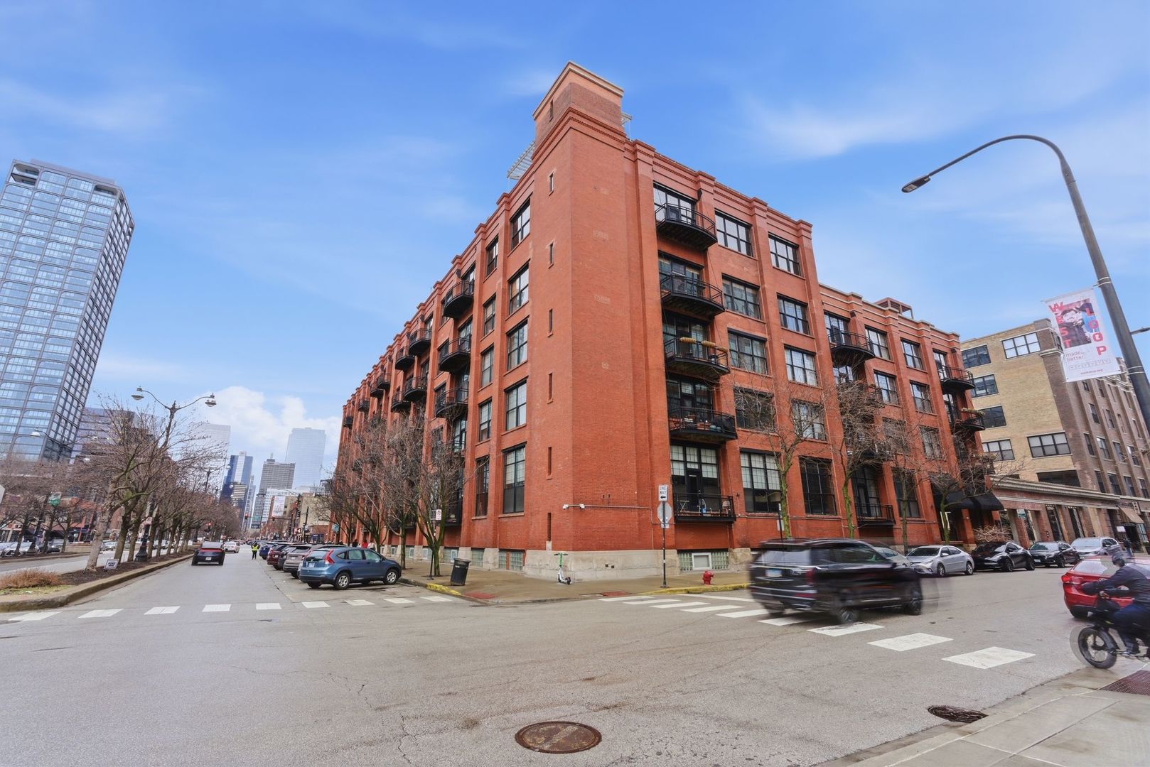 1000 W Washington Boulevard 232