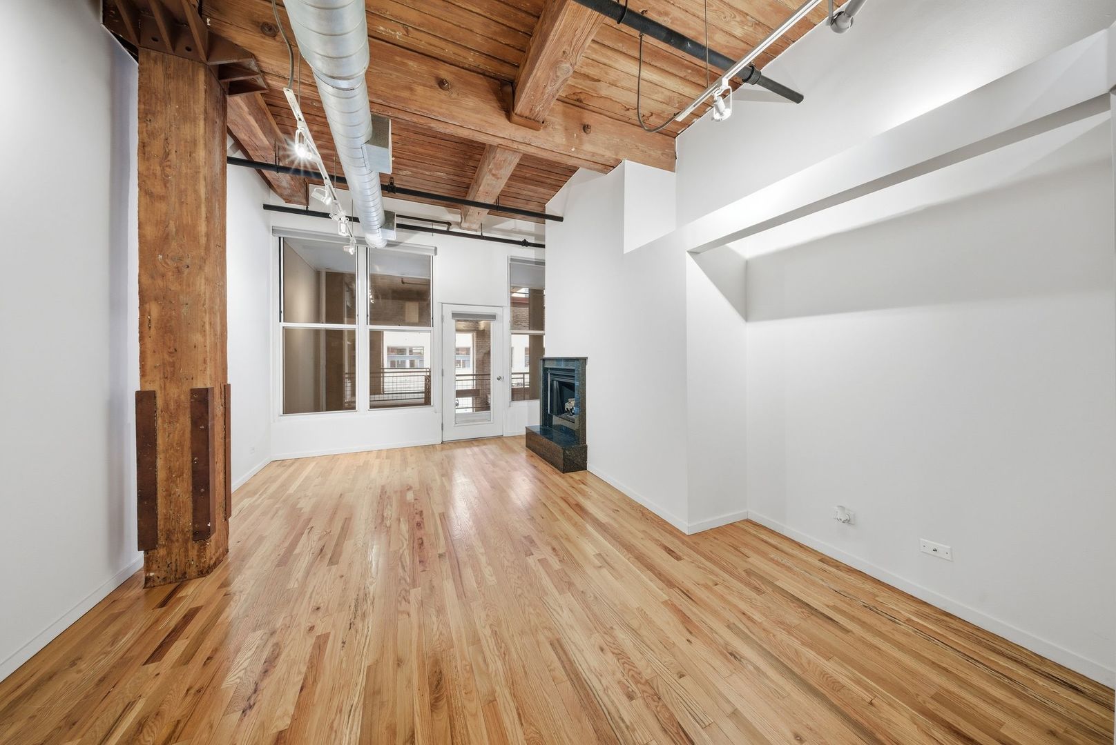 1000 W Washington Boulevard 232