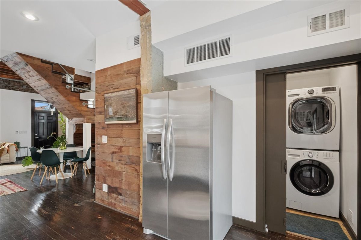 1011 N MOZART Street