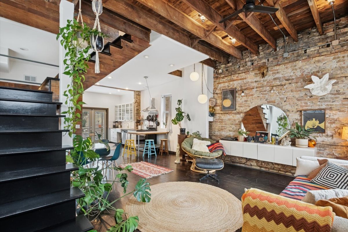 1011 N MOZART Street