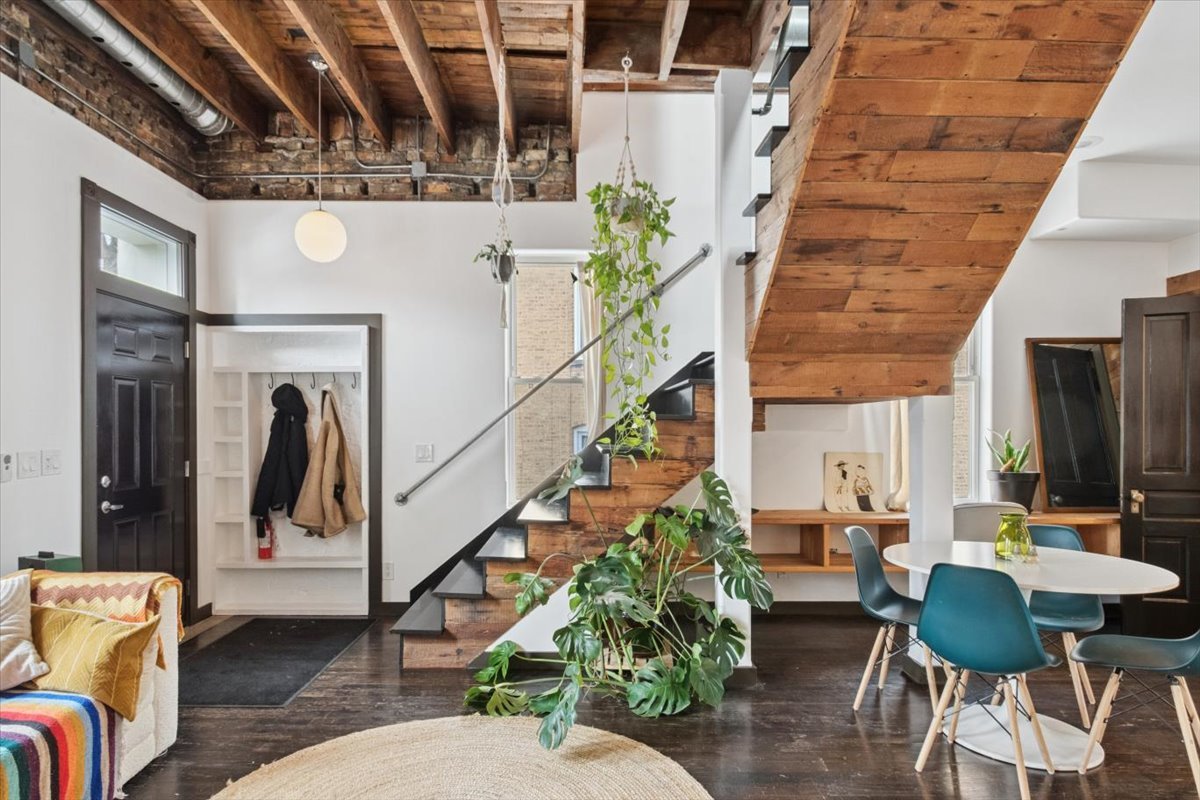 1011 N MOZART Street