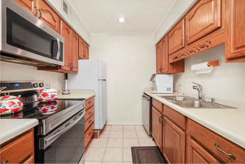 Tiny photo for 6107 Knoll Valley Drive #308, Willowbrook, IL 60527 (MLS # 12484434)