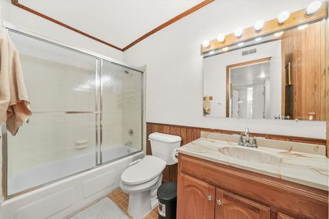 Tiny photo for 6107 Knoll Valley Drive #308, Willowbrook, IL 60527 (MLS # 12484434)