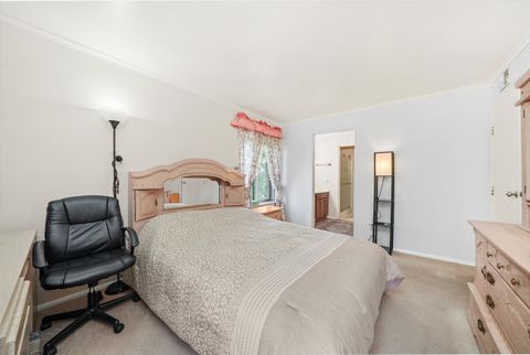 Tiny photo for 6107 Knoll Valley Drive #308, Willowbrook, IL 60527 (MLS # 12484434)