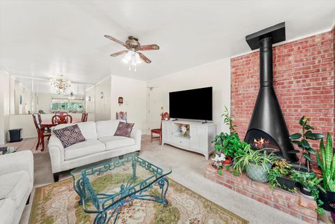 Tiny photo for 6107 Knoll Valley Drive #308, Willowbrook, IL 60527 (MLS # 12484434)