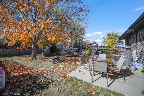 Tiny photo for 640 Aspen Street, Frankfort, IL 60423 (MLS # 12677904)