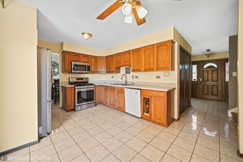 Tiny photo for 640 Aspen Street, Frankfort, IL 60423 (MLS # 12677904)