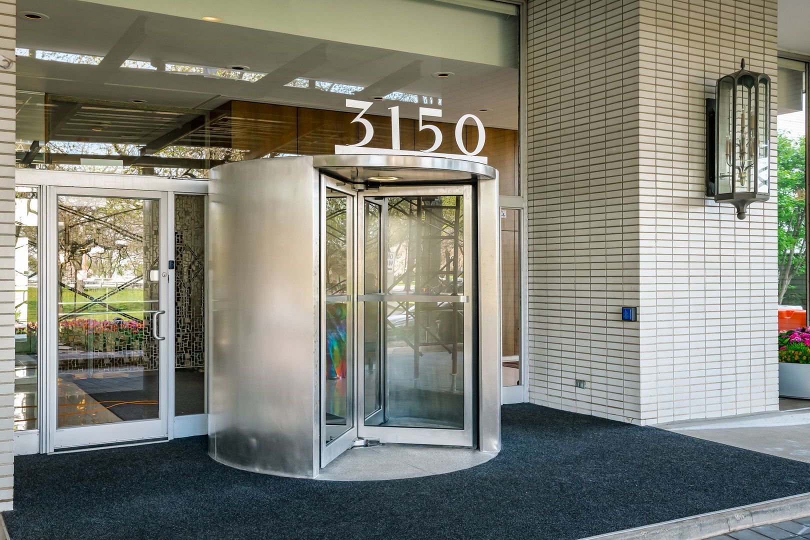 3150 N Lake Shore Drive 34A