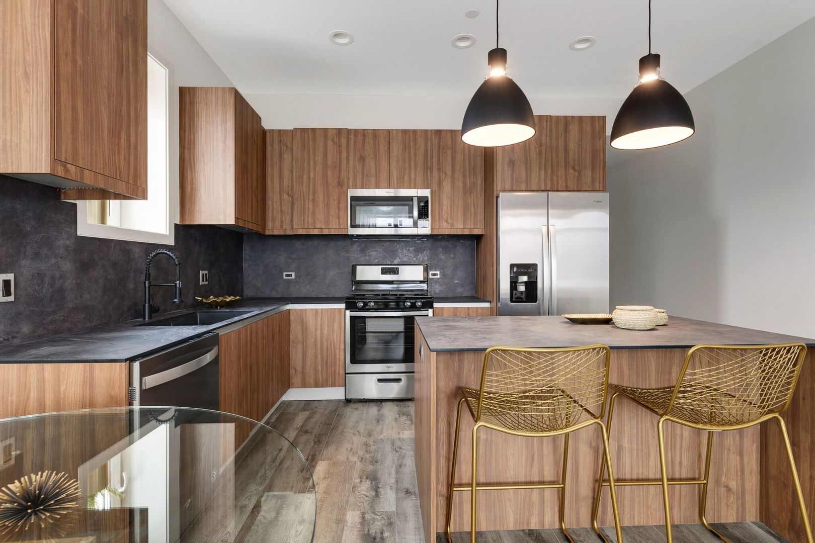 820 E Irving Park Road 1E